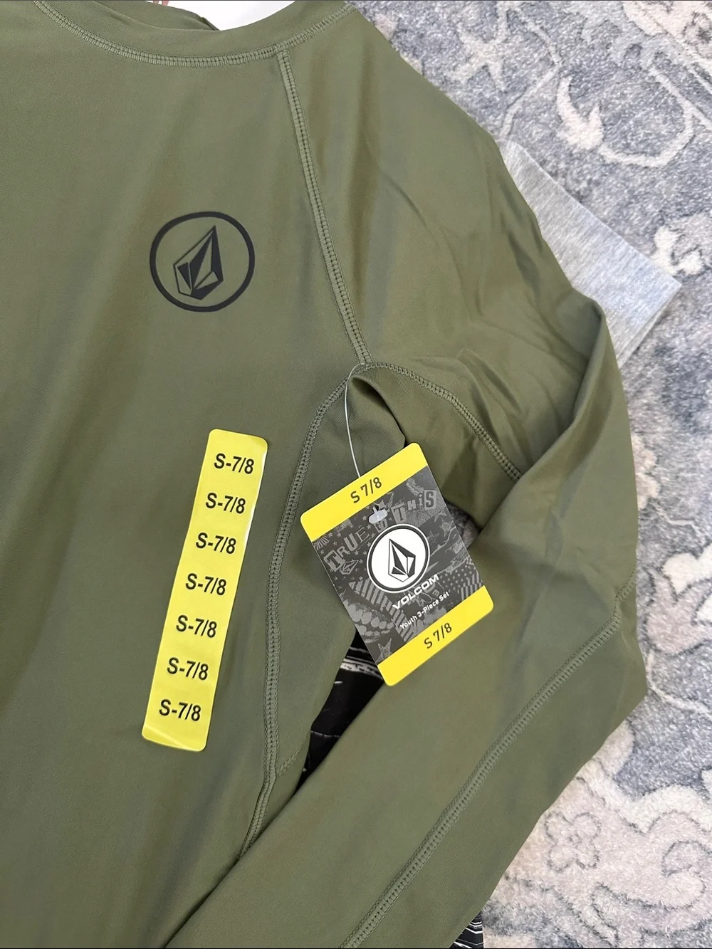 NWT Volcom Olive Green Youth 3-piece Set Long Sleeve Rash Guard Size S 7/8